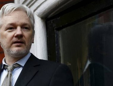 Οργισμένος και αποφασισμένος ο Τζούλιαν Ασάνζ: «Δεν συγχωρώ, δεν ξεχνώ»